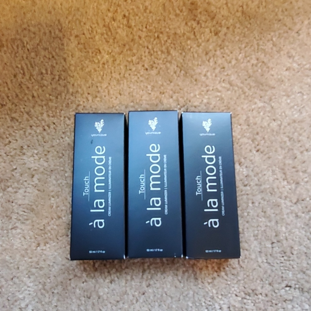 Younique cream luminizer- iridescent